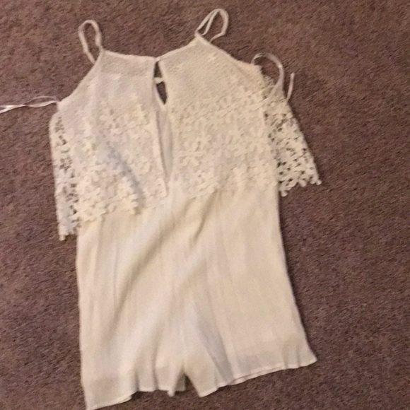 White romper - Picture 3 of 3